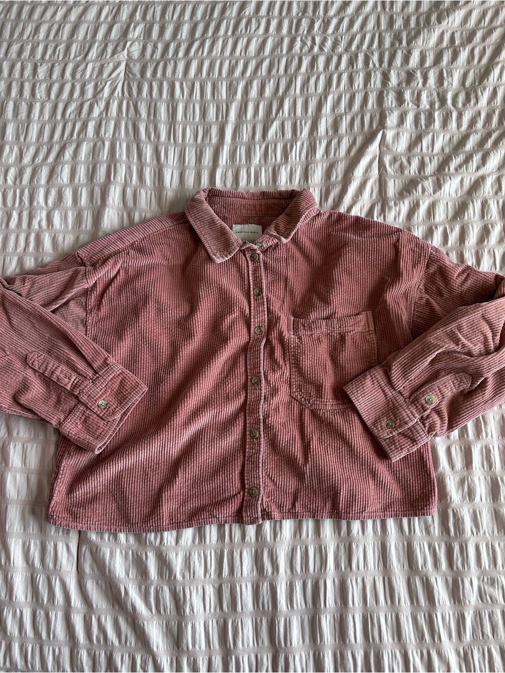 American Eagle Pink Cropped Corduroy Button Up Shirt (M)